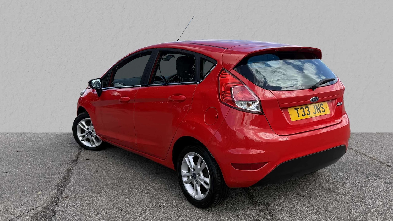 Used Ford Fiesta 2015 for sale - 76063429: Photo 2