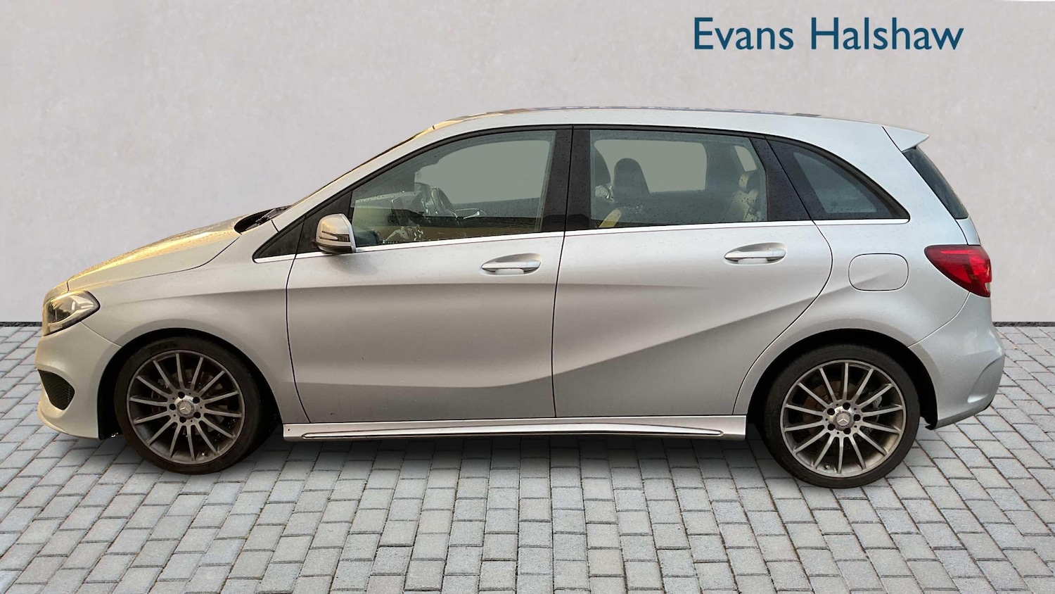 Used Mercedes-Benz B Class 2015 for sale - 76672940: Photo 4