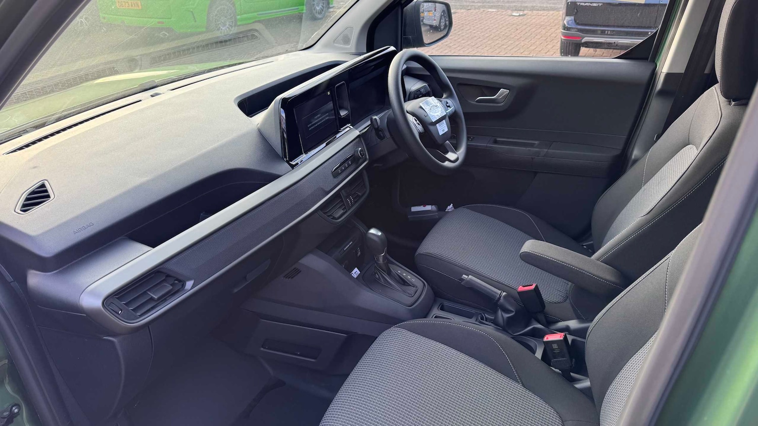 Used Ford Transit Courier for sale - 76842952: Photo 16