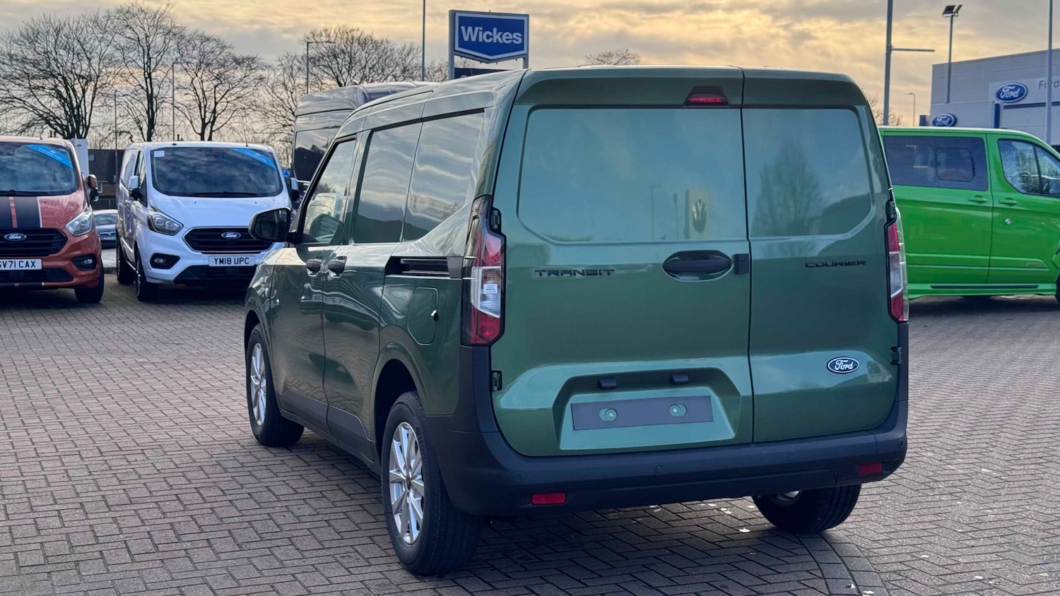 Used Ford Transit Courier for sale - 76842952: Photo 6