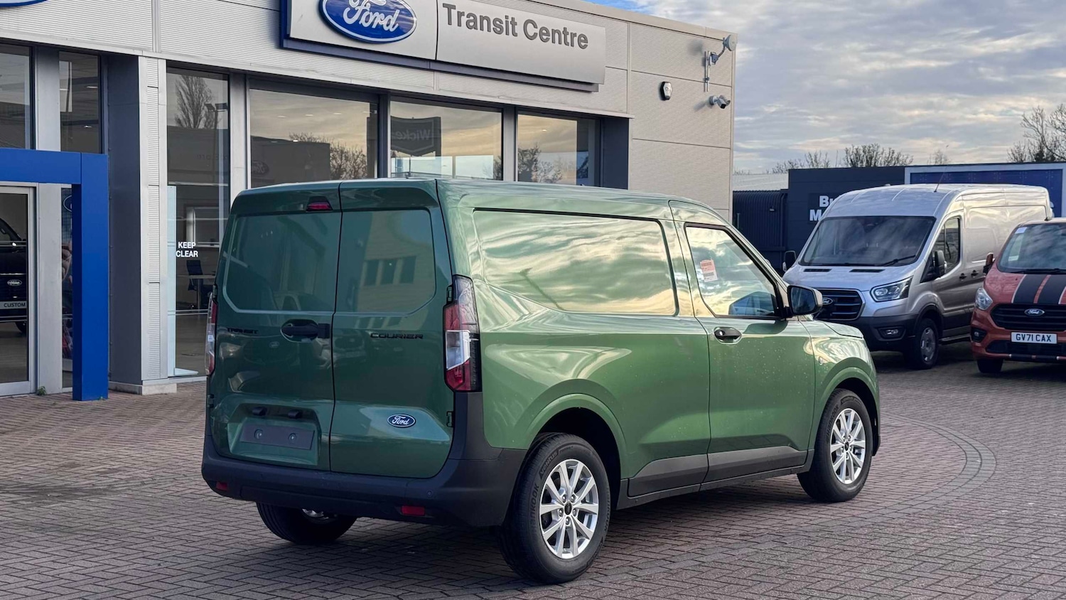 Used Ford Transit Courier for sale - 76842952: Photo 8