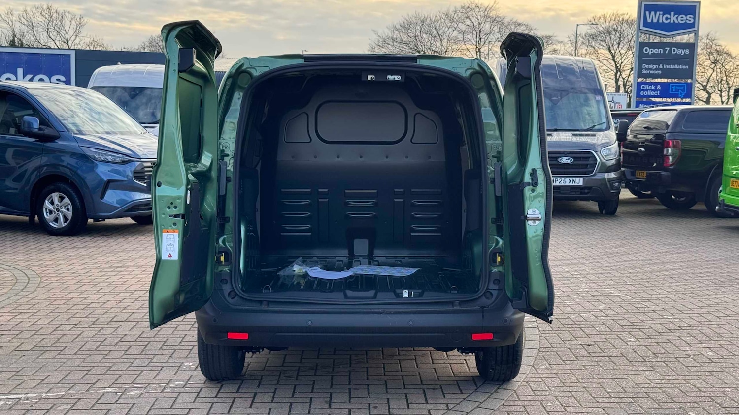 Used Ford Transit Courier for sale - 76842952: Photo 9