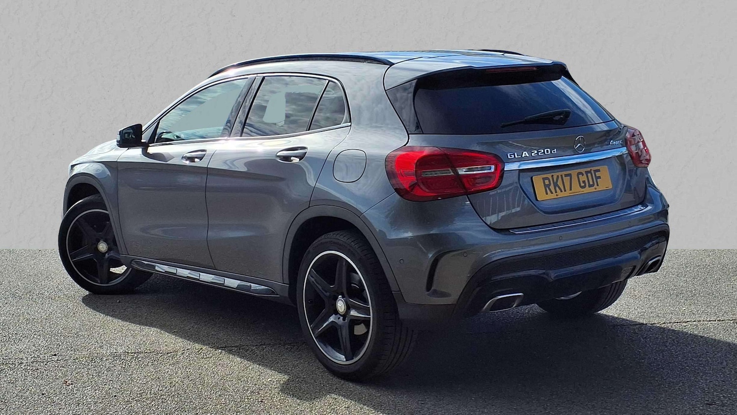 Used Mercedes-Benz GLA 2017 for sale - 76125823: Photo 2