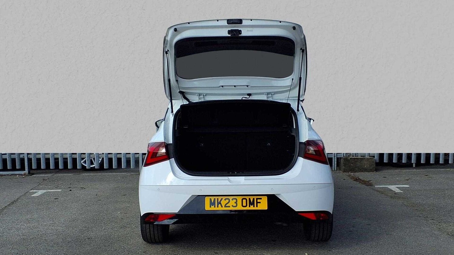 Used Hyundai i20 2023 for sale - 77842385: Photo 6