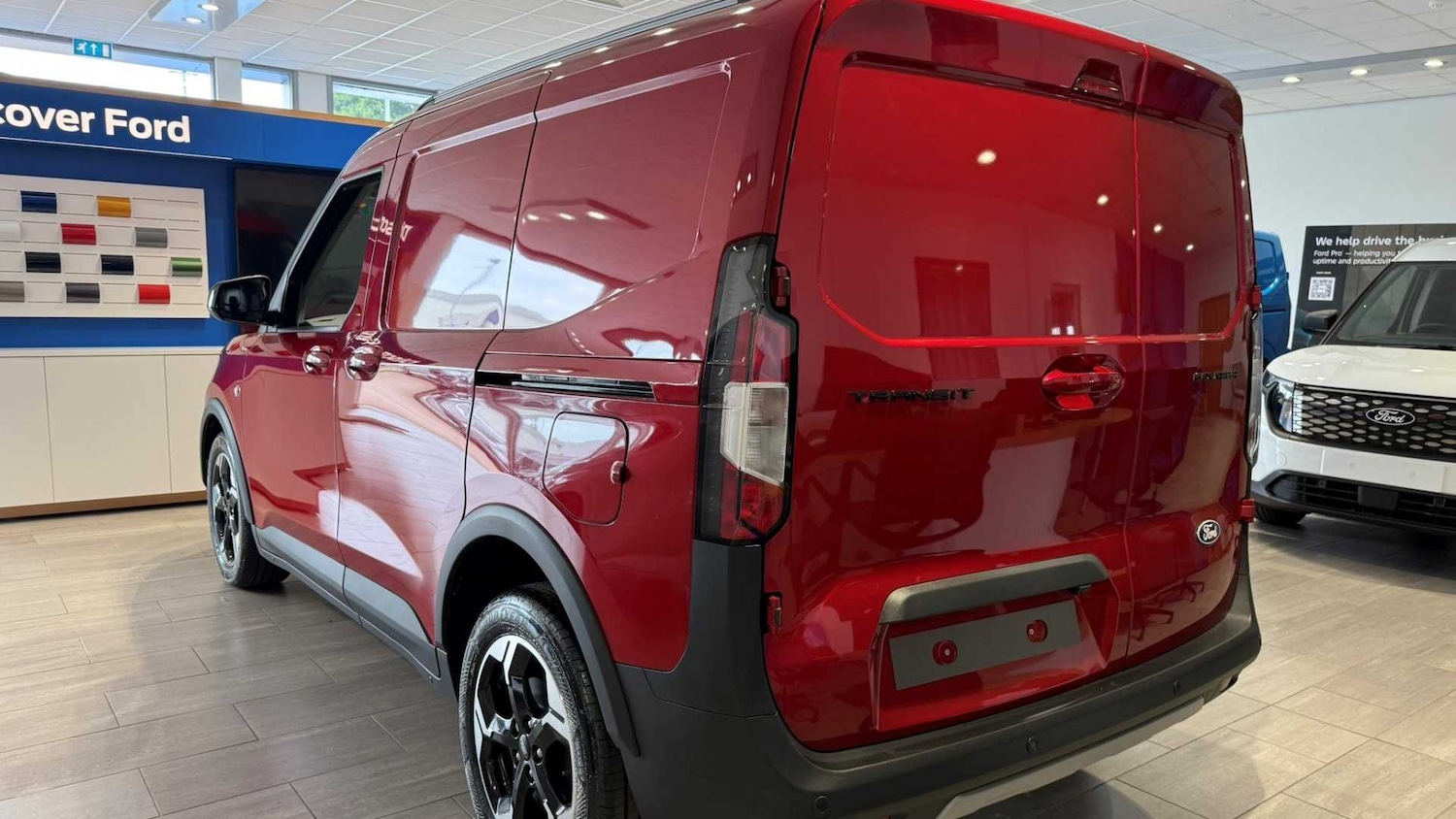 Used Ford Transit Courier for sale - 77068610: Photo 2