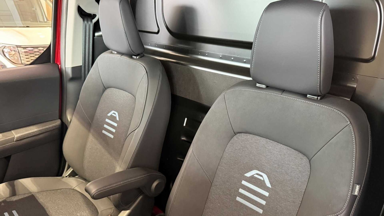 Used Ford Transit Courier for sale - 77068610: Photo 4