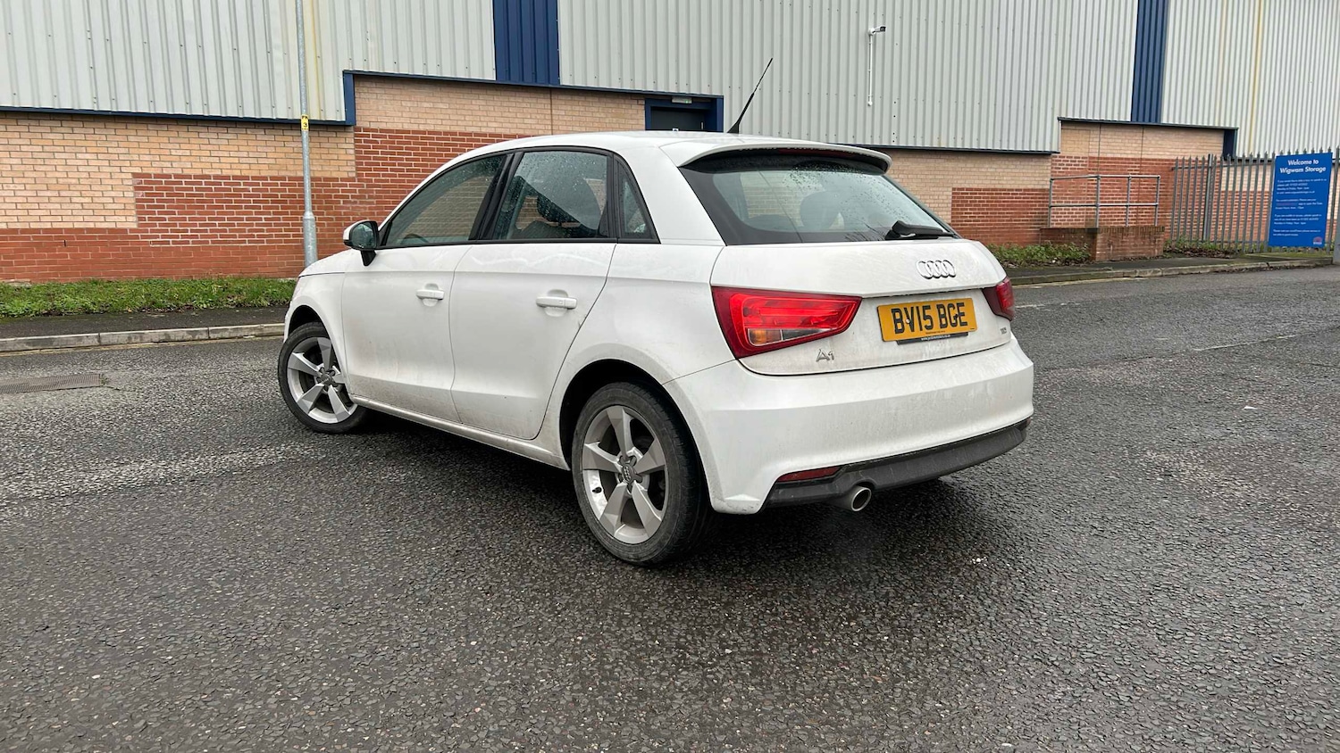Used Audi A1 2015 for sale - 77635060: Photo 2