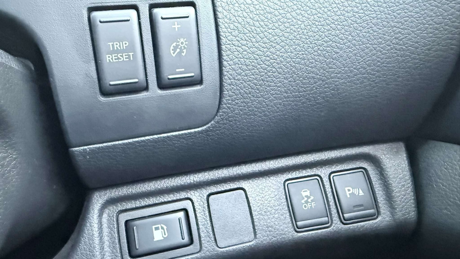 Used Nissan Navara 2017 for sale - 77093318: Photo 23