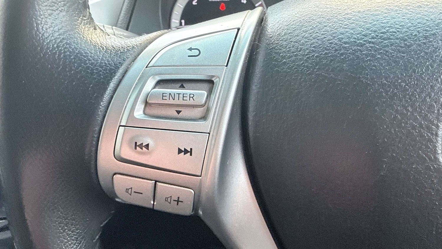 Used Nissan Navara 2017 for sale - 77093318: Photo 34