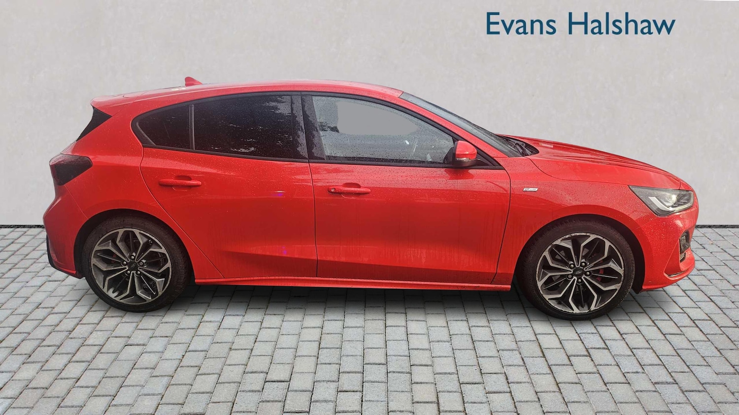 Used Ford Focus 2023 for sale - 76329179: Photo 4