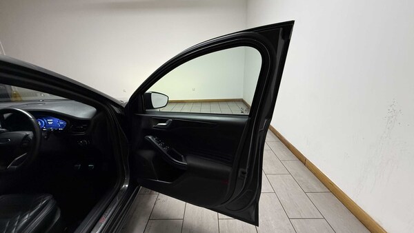 Used Ford Focus 2023 for sale - 76298370: Photo 12