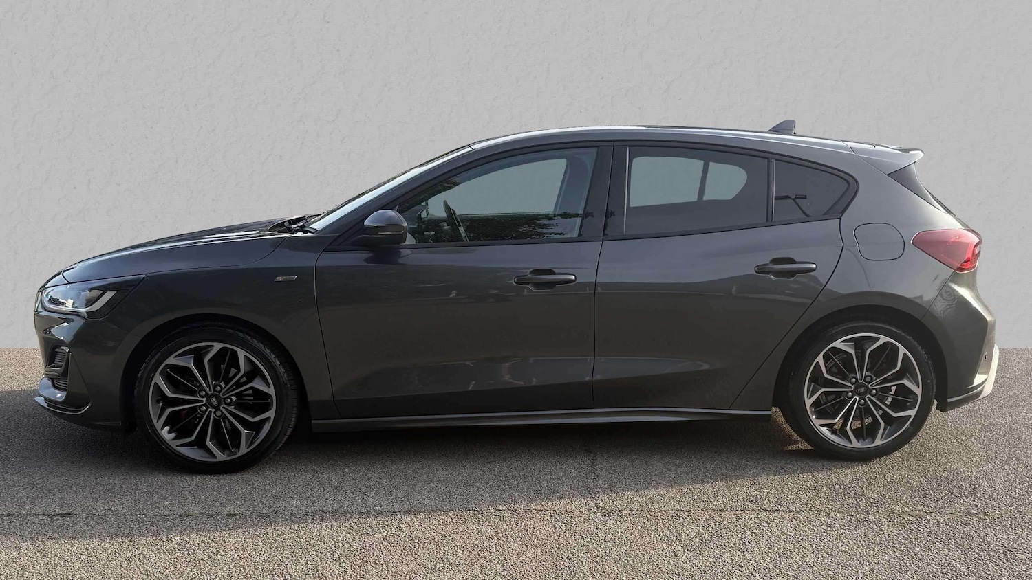 Used Ford Focus 2023 for sale - 76298370: Photo 4