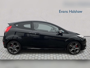 Used Ford Fiesta 2015 for sale - 78104102: Photo