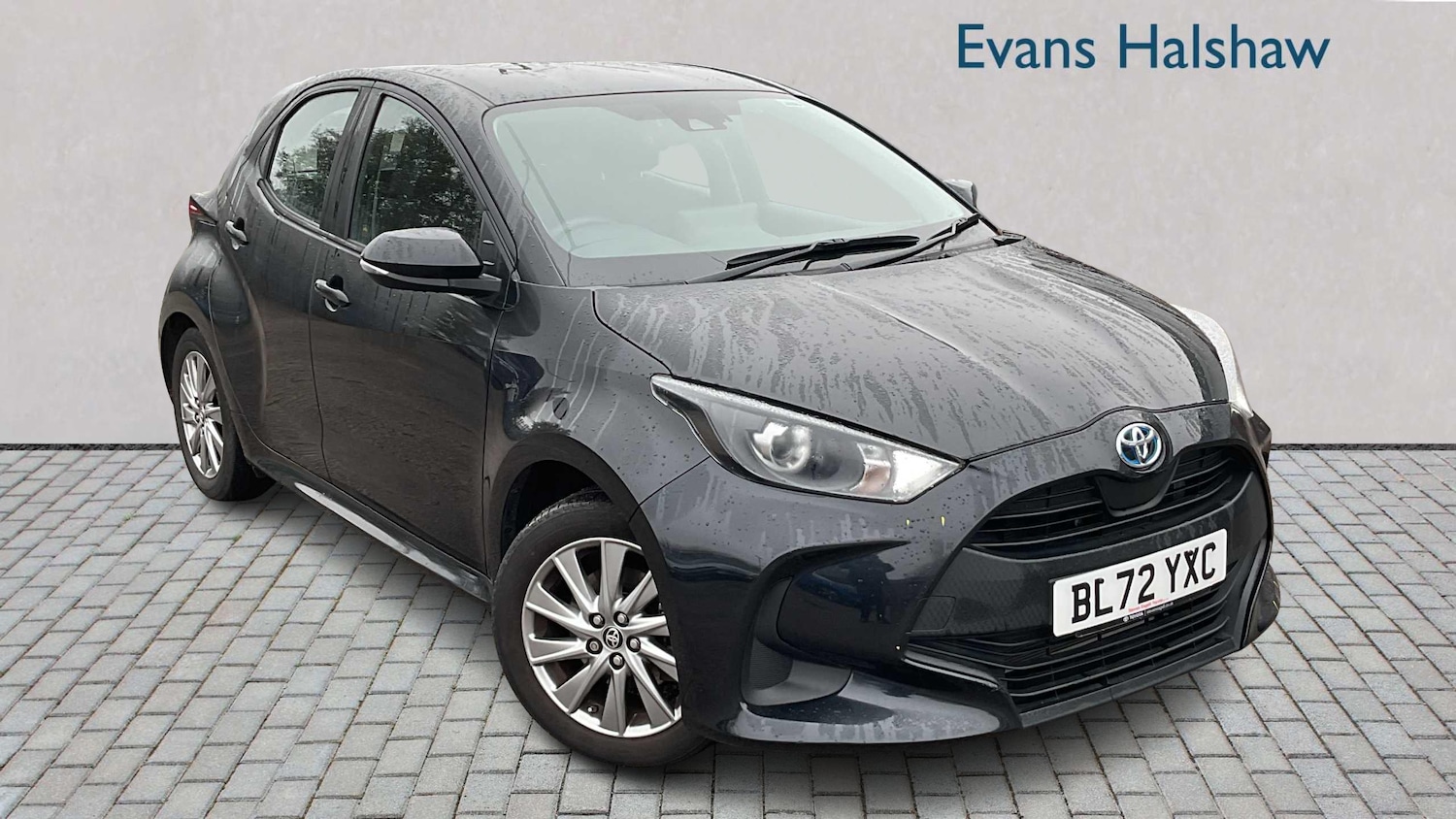Used Toyota Yaris 2022 for sale - 76875790: Photo 1