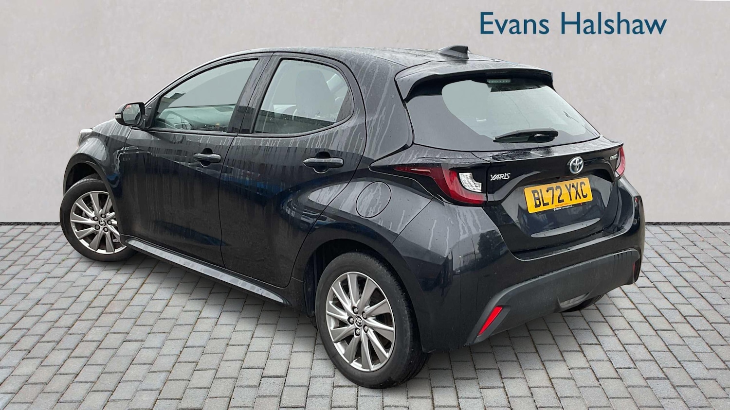 Used Toyota Yaris 2022 for sale - 76875790: Photo 3