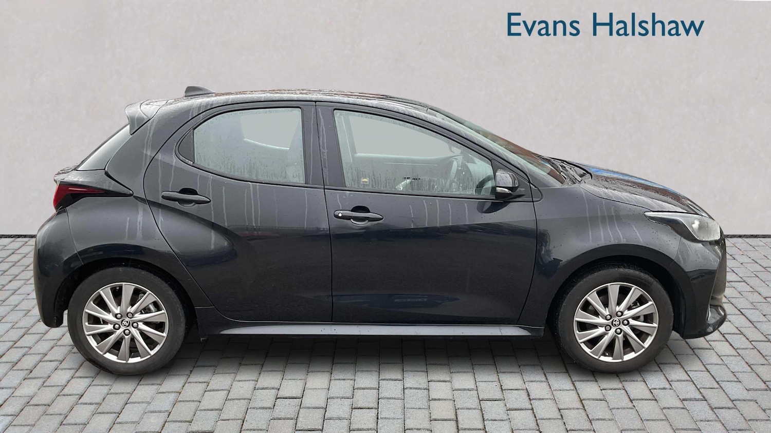 Used Toyota Yaris 2022 for sale - 76875790: Photo 4