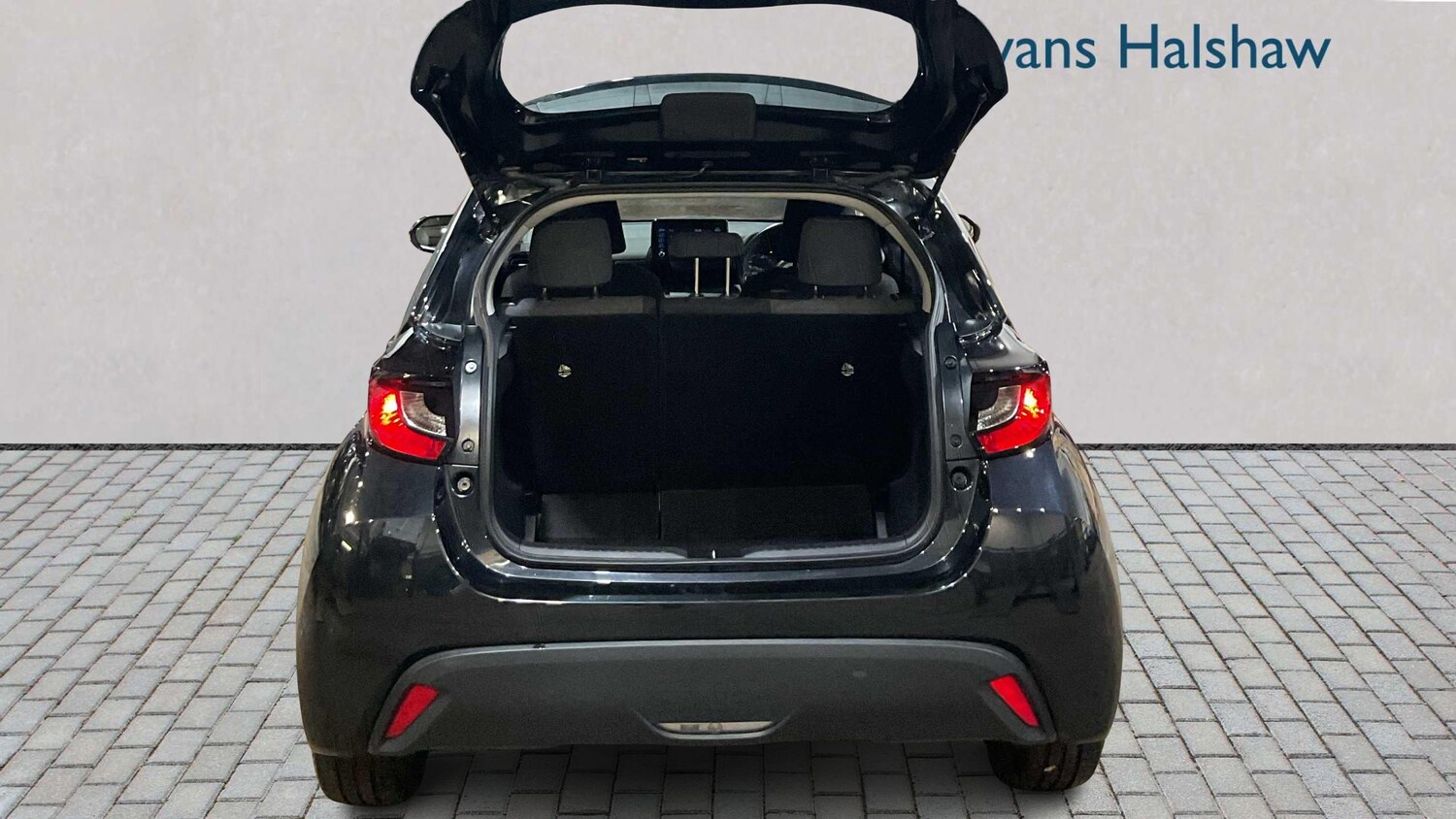 Used Toyota Yaris 2022 for sale - 76875790: Photo 8