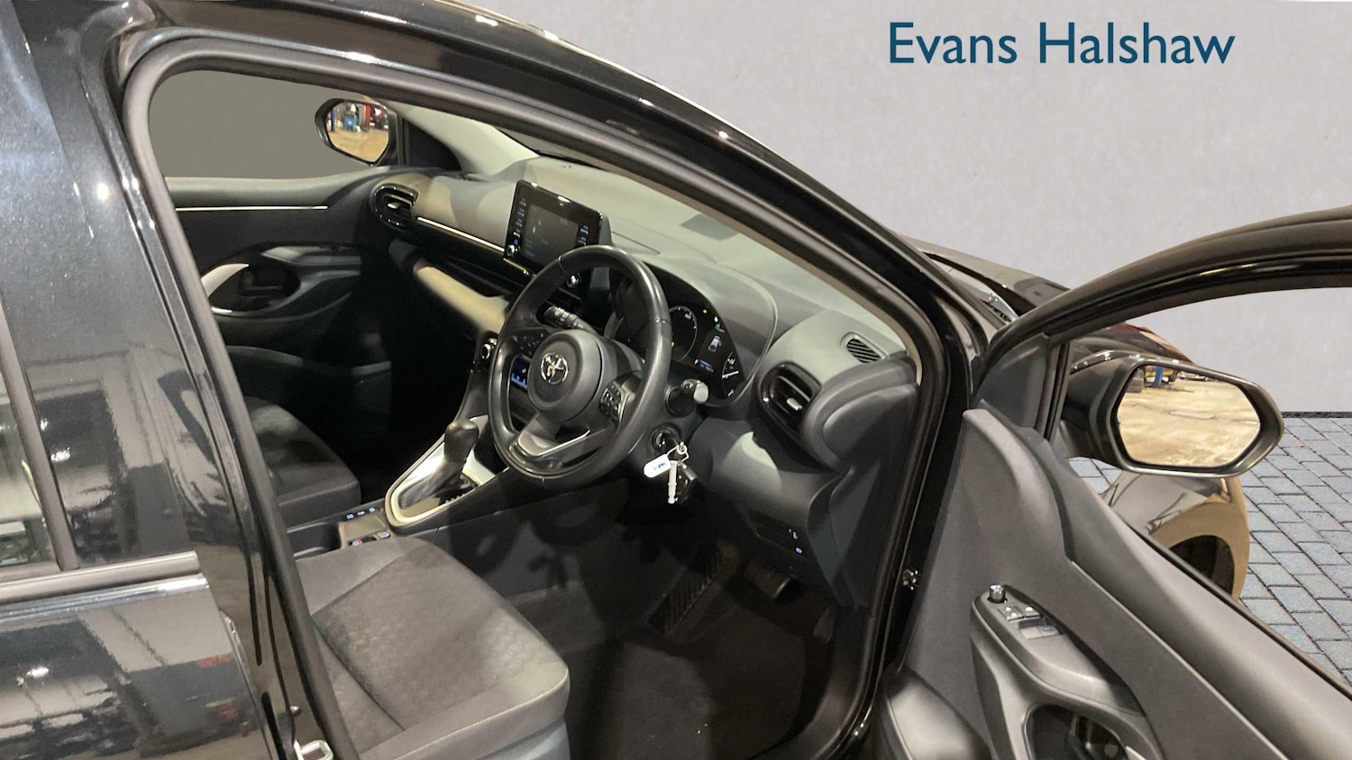 Used Toyota Yaris 2022 for sale - 76875790: Photo 9