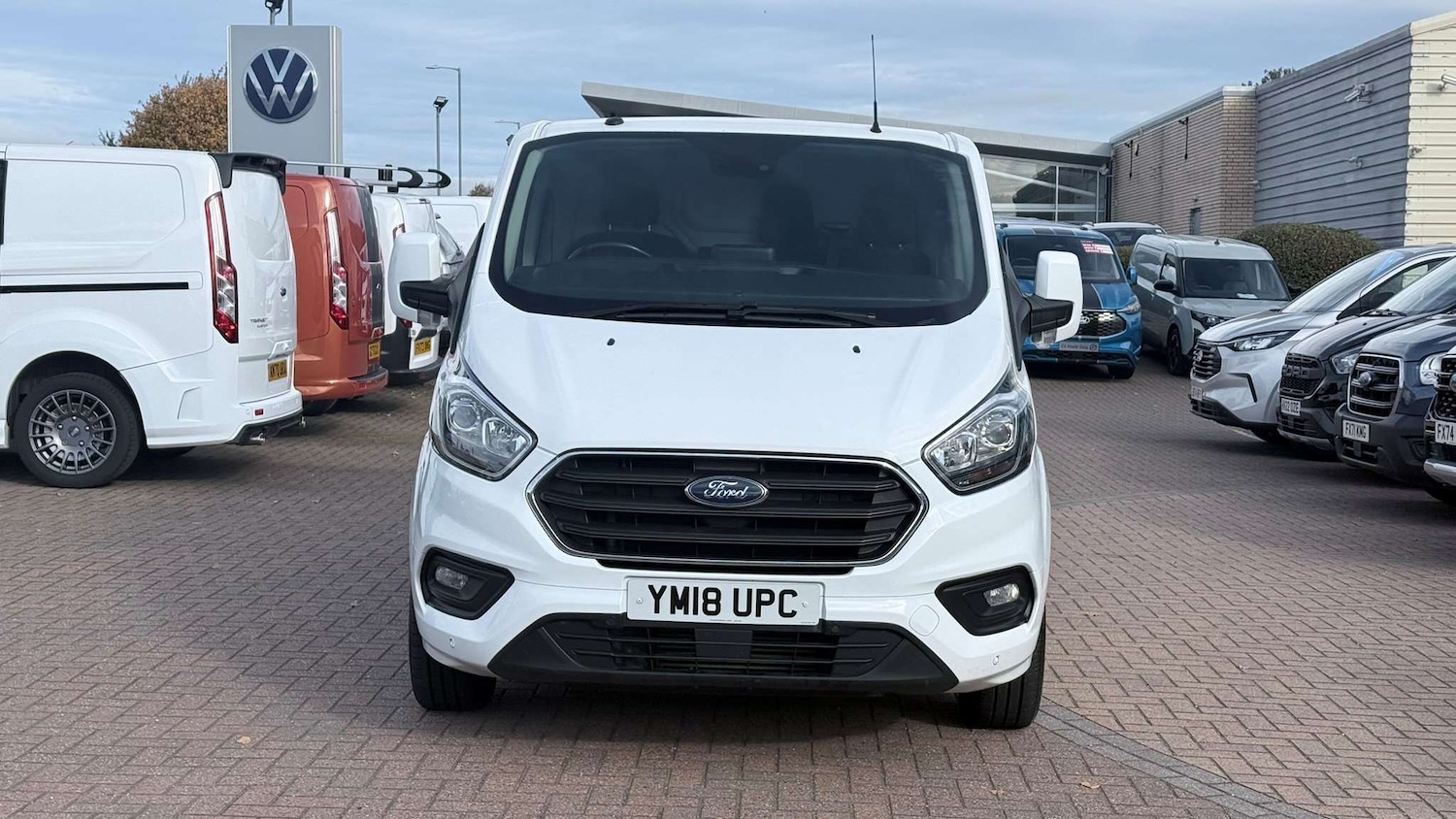 Used Ford Transit Custom 2018 for sale - 77443379: Photo 2
