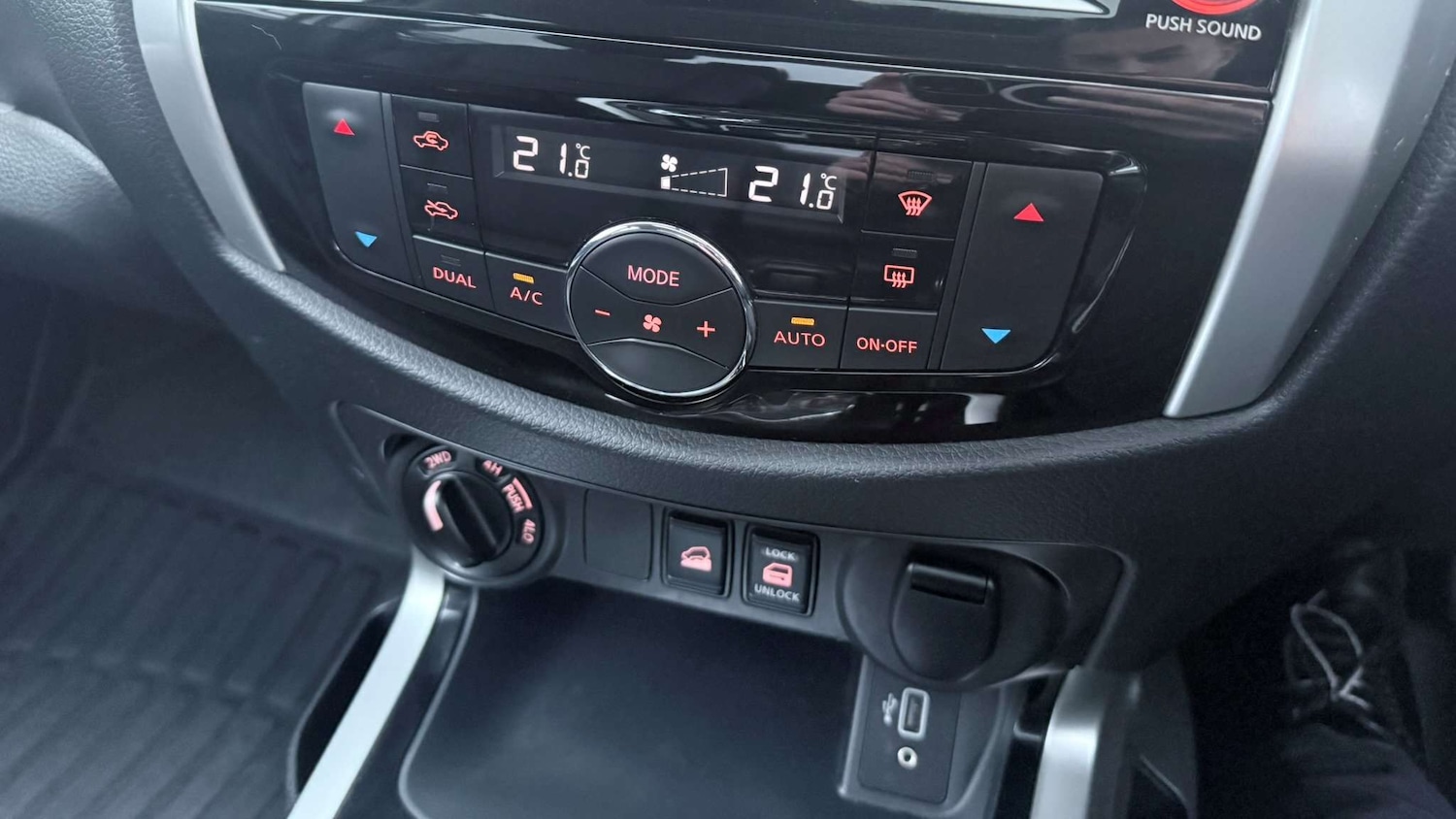 Used Nissan Navara 2021 for sale - 77373907: Photo 29