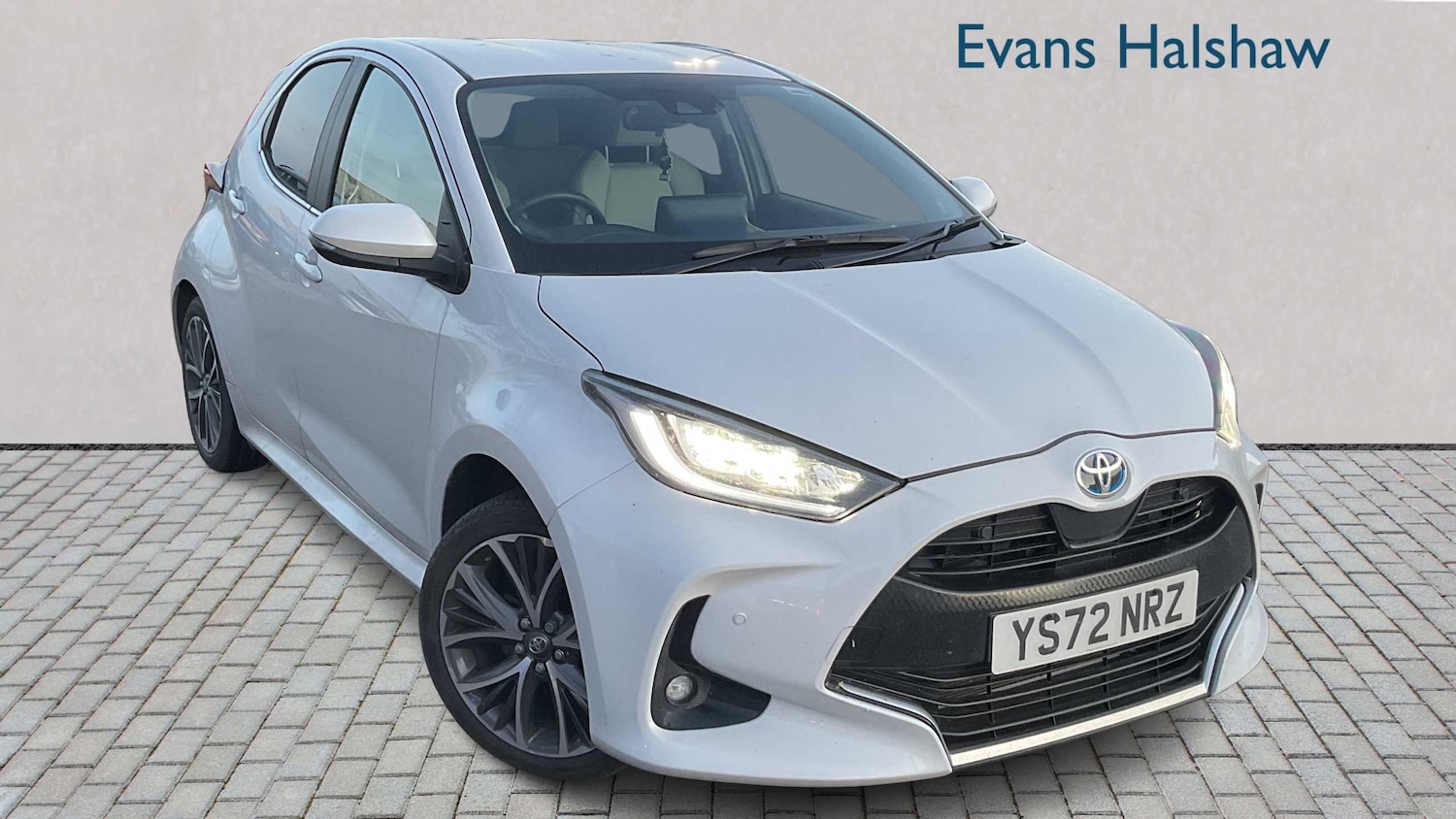 Used Toyota Yaris 2022 for sale - 77134836: Photo 1