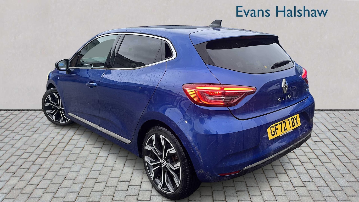 Used Renault Clio 2022 for sale - 76889747: Photo 2