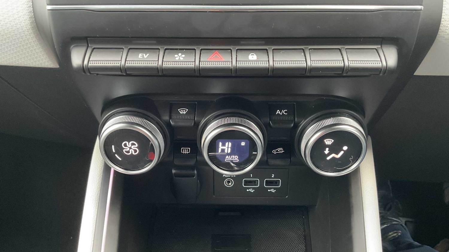 Used Renault Clio 2022 for sale - 76889747: Photo 20