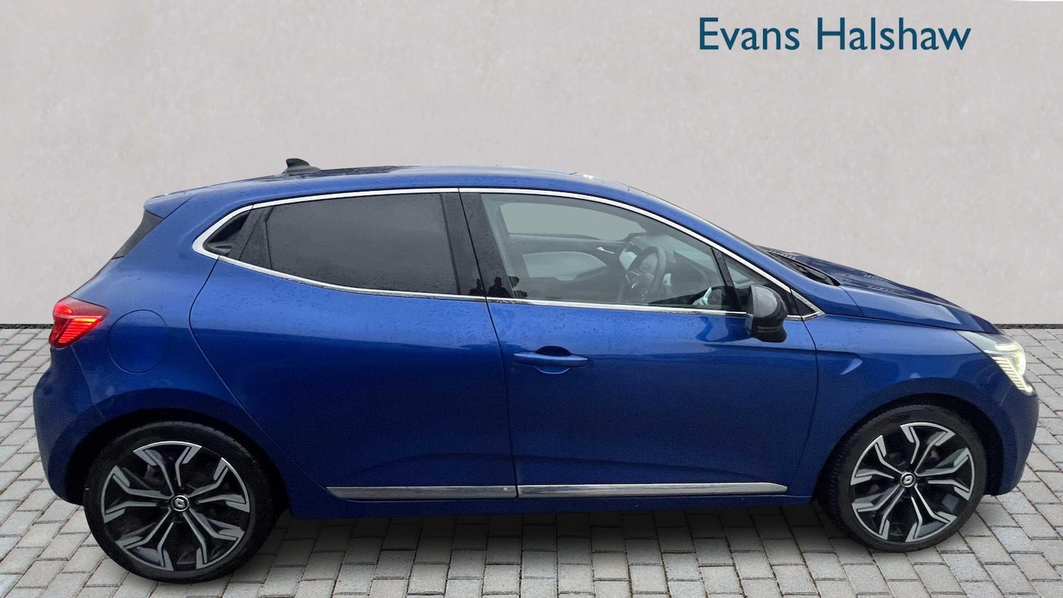 Used Renault Clio 2022 for sale - 76889747: Photo 3