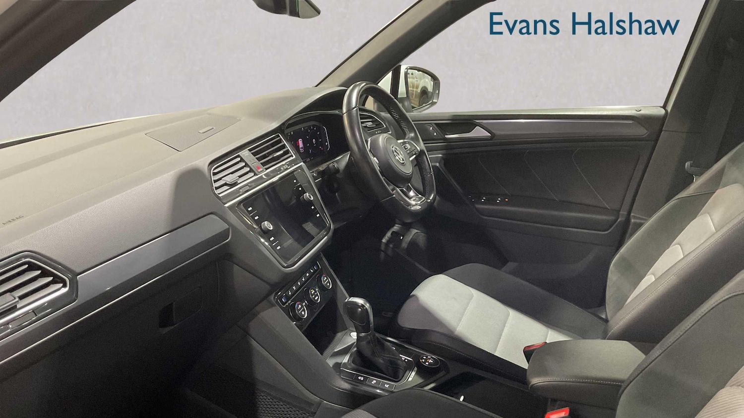 Used Volkswagen Tiguan 2019 for sale - 77914152: Photo 16