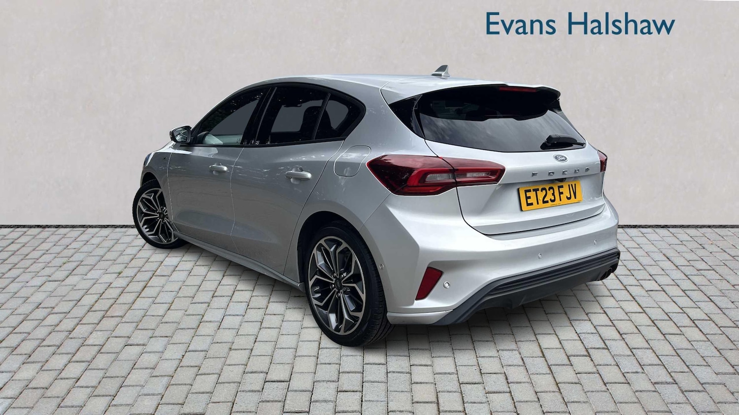 Used Ford Focus 2023 for sale - 76362591: Photo 2