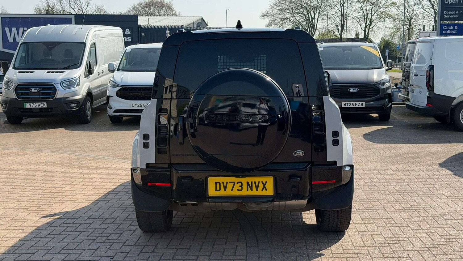 Used Land Rover Defender 2023 for sale - 78173770: Photo 15