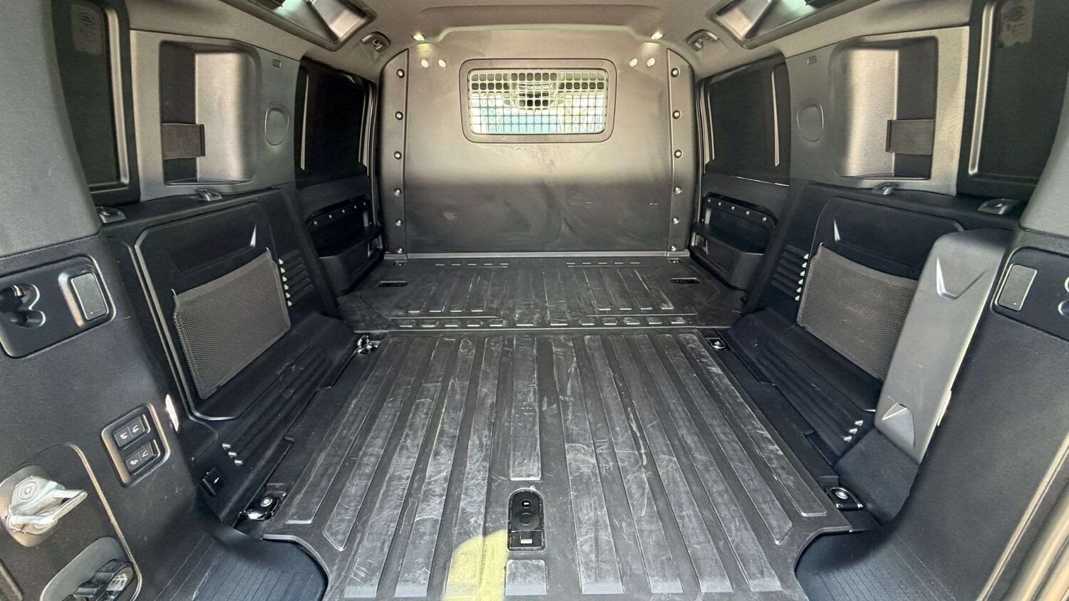 Used Land Rover Defender 2023 for sale - 78173770: Photo 18