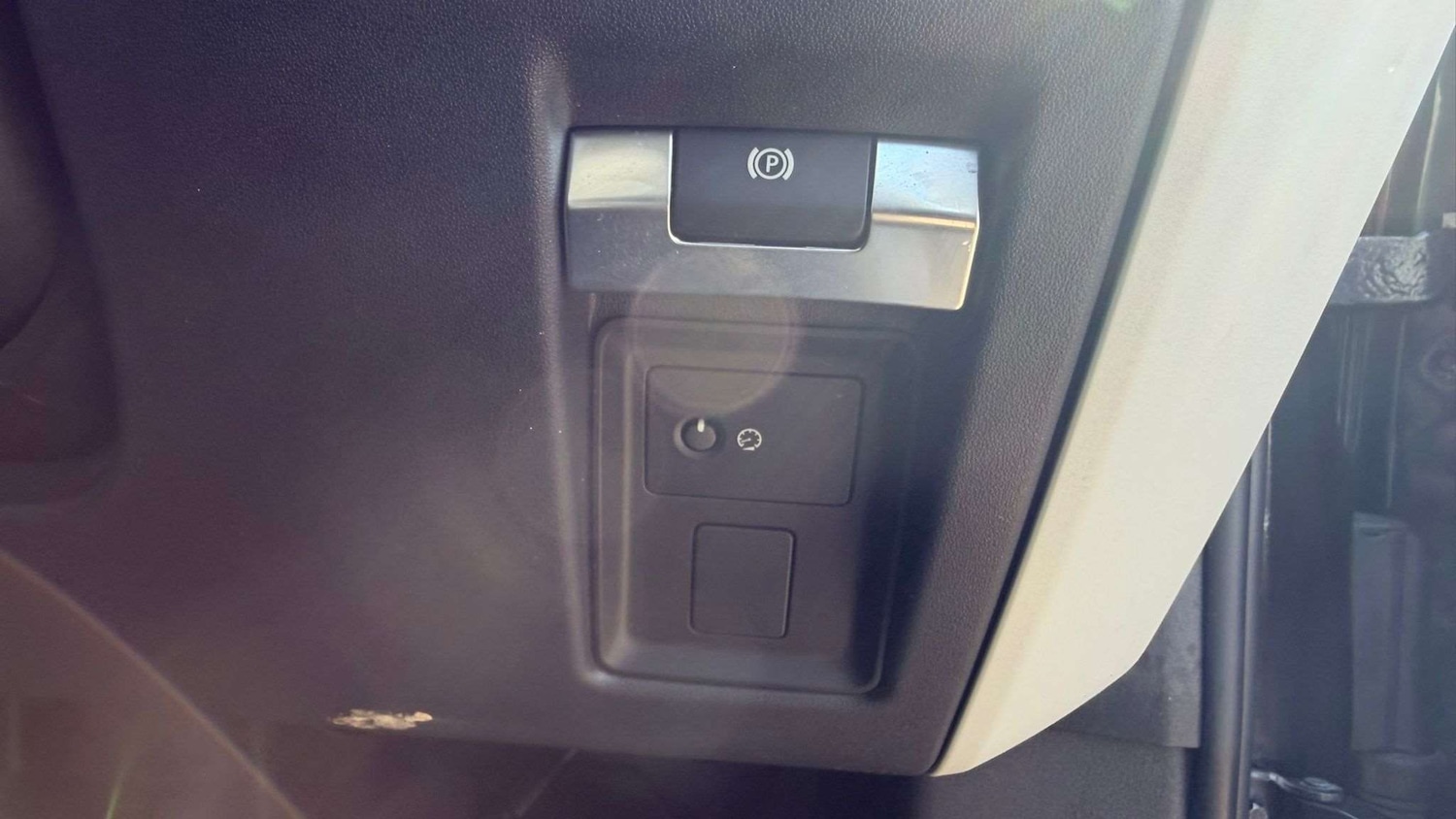 Used Land Rover Defender 2023 for sale - 78173770: Photo 23