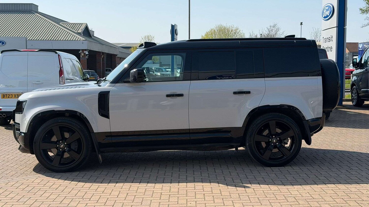 Used Land Rover Defender 2023 for sale - 78173770: Photo 7