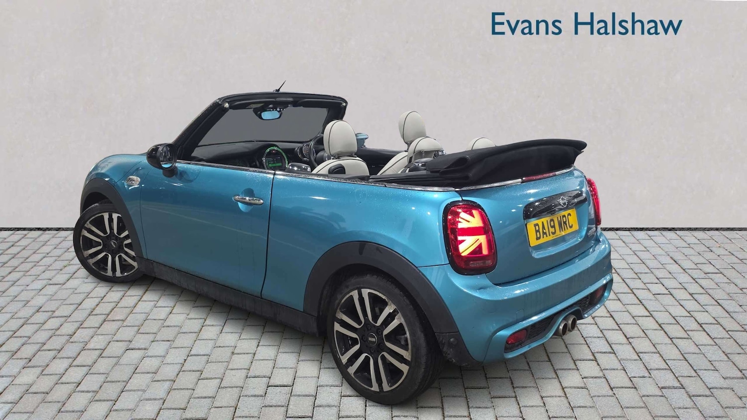 Used MINI Convertible 2019 for sale - 77787239: Photo 2