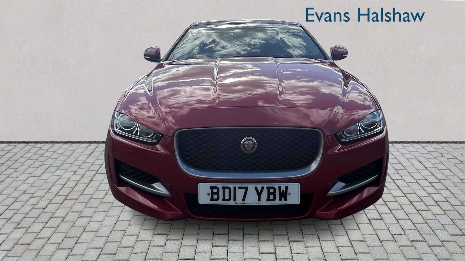 Used Jaguar XE 2017 for sale - 78024211: Photo 4