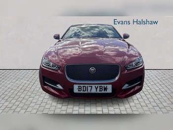 Used Jaguar XE 2017 for sale - 78024211: Photo