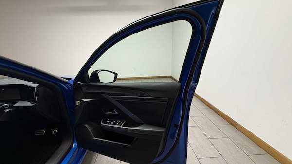 Used Vauxhall Astra 2023 for sale - 76230298: Photo 13