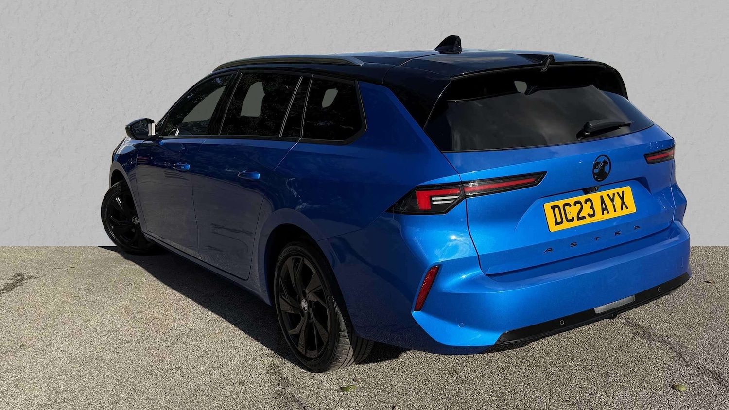Used Vauxhall Astra 2023 for sale - 76230298: Photo 2