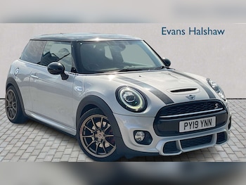 Used MINI Hatch 2019 for sale - 79611006: Photo