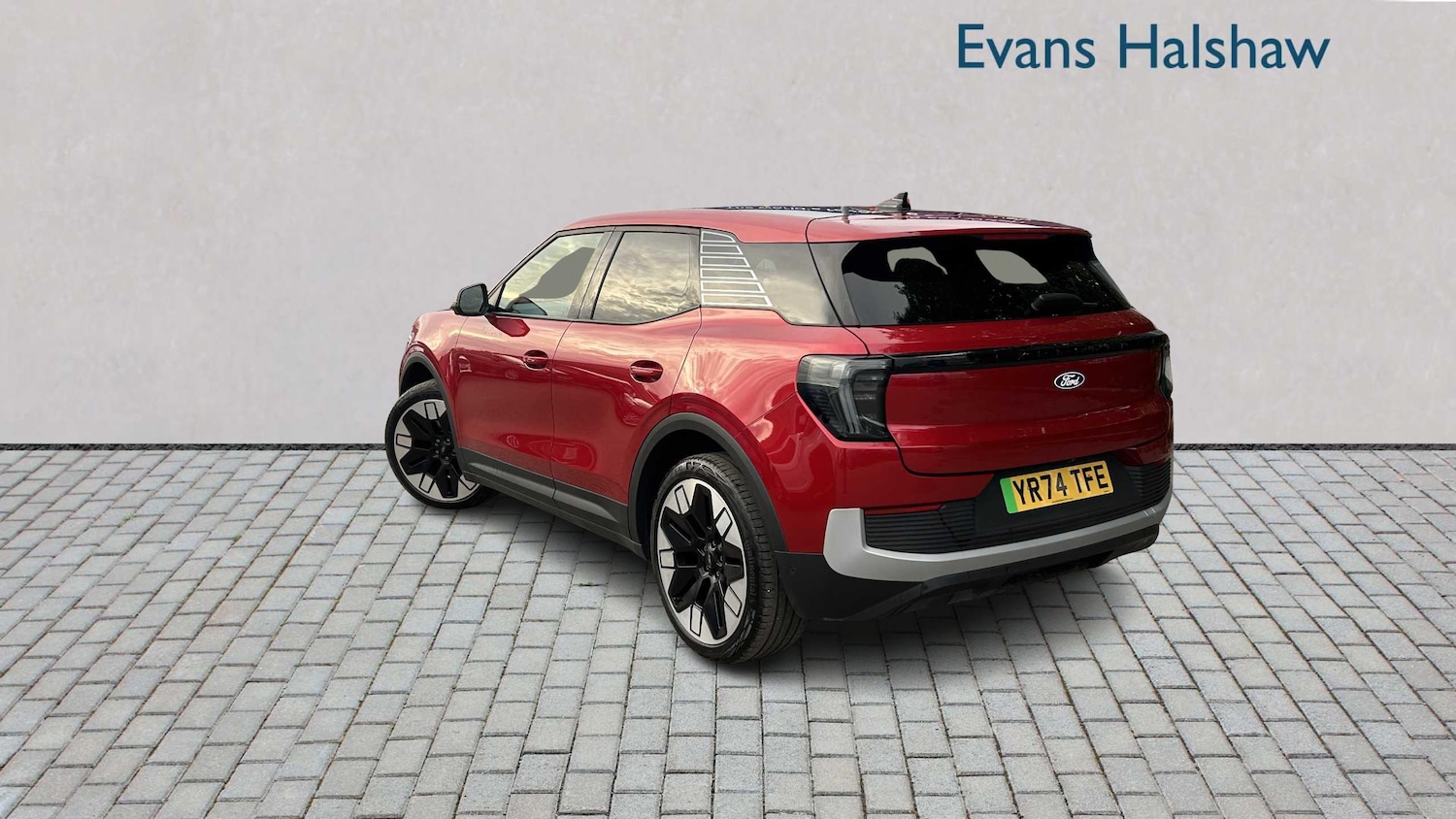 Used Ford Explorer 2024 for sale - 76705031: Photo 2