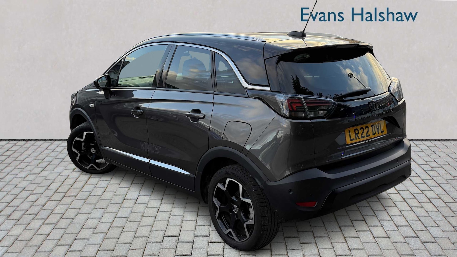 Used Vauxhall Crossland 2022 for sale - 76351702: Photo 2