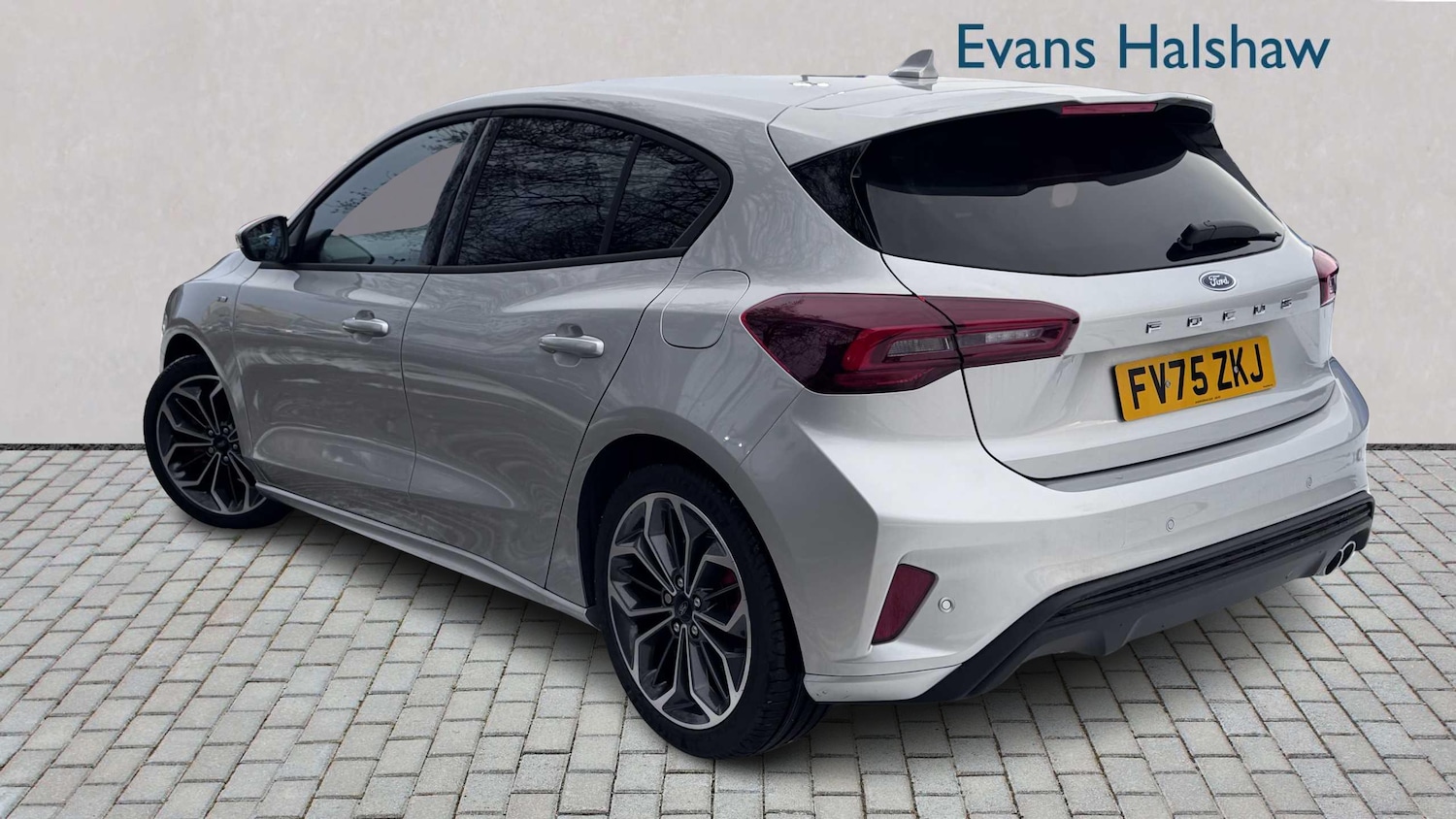 Used Ford Focus 2025 for sale - 77942860: Photo 2