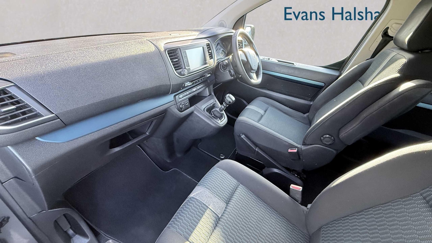 Used Peugeot Traveller 2020 for sale - 76789416: Photo 18