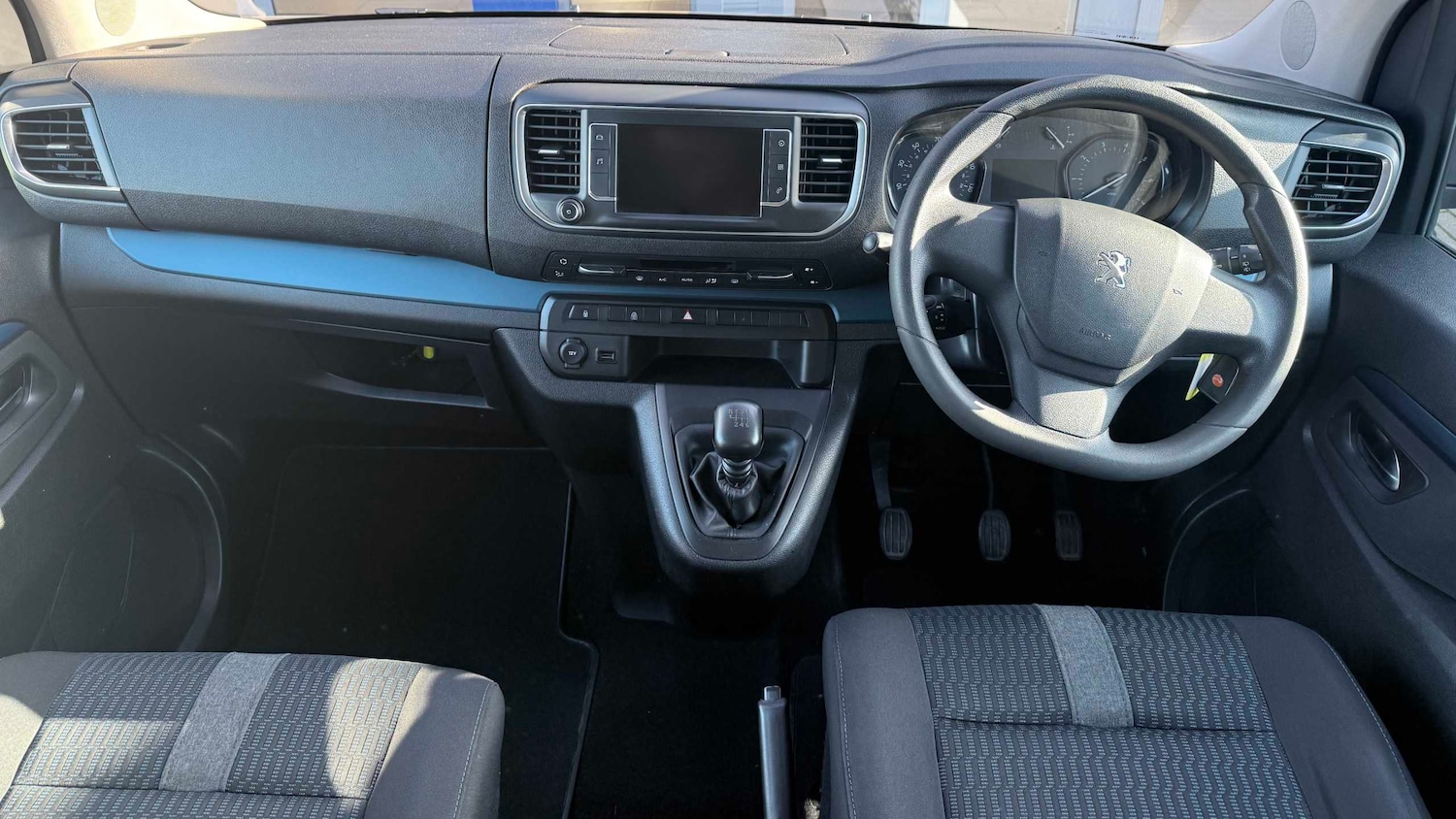 Used Peugeot Traveller 2020 for sale - 76789416: Photo 21