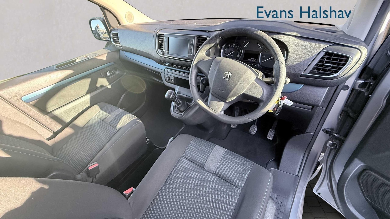 Used Peugeot Traveller 2020 for sale - 76789416: Photo 23