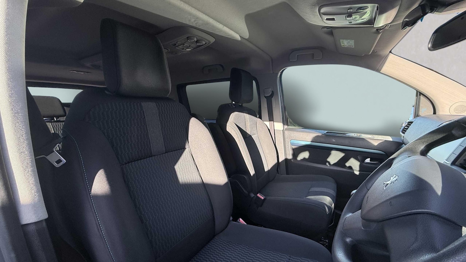 Used Peugeot Traveller 2020 for sale - 76789416: Photo 24