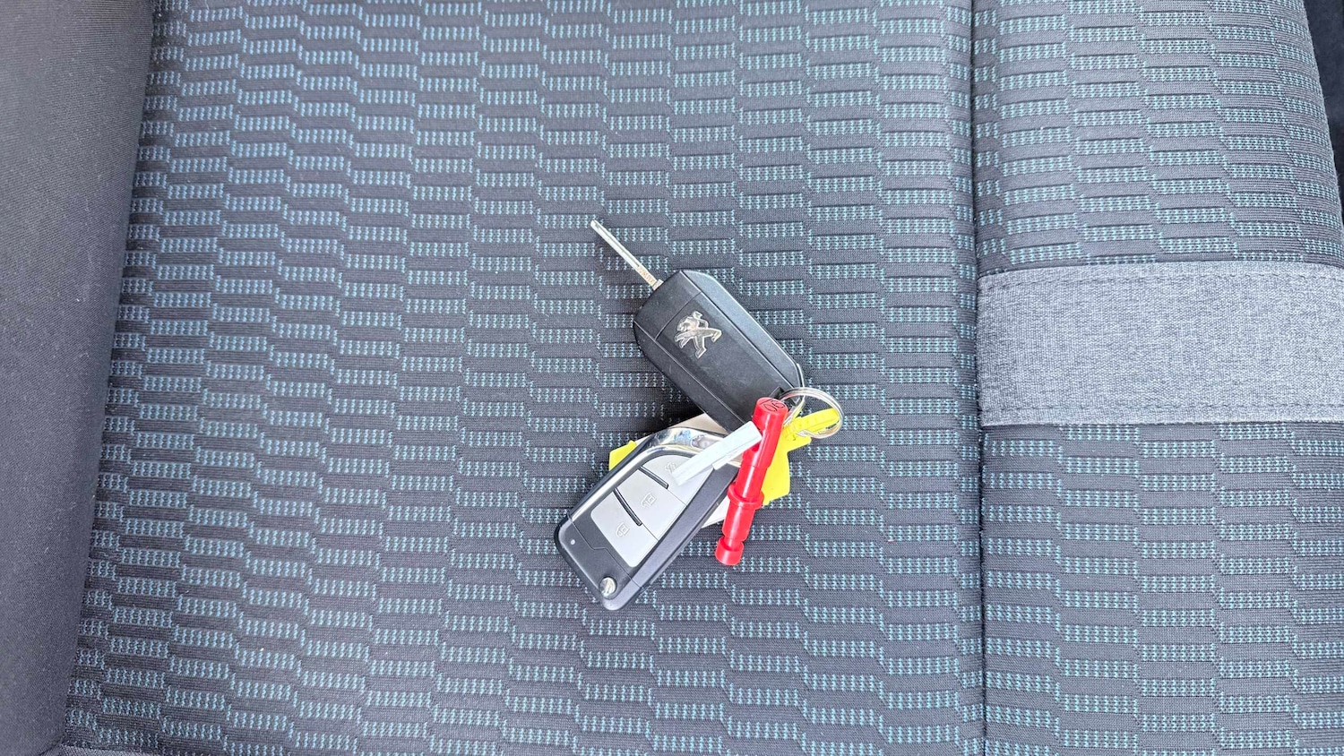 Used Peugeot Traveller 2020 for sale - 76789416: Photo 26