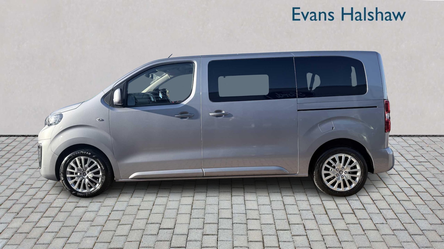 Used Peugeot Traveller 2020 for sale - 76789416: Photo 4