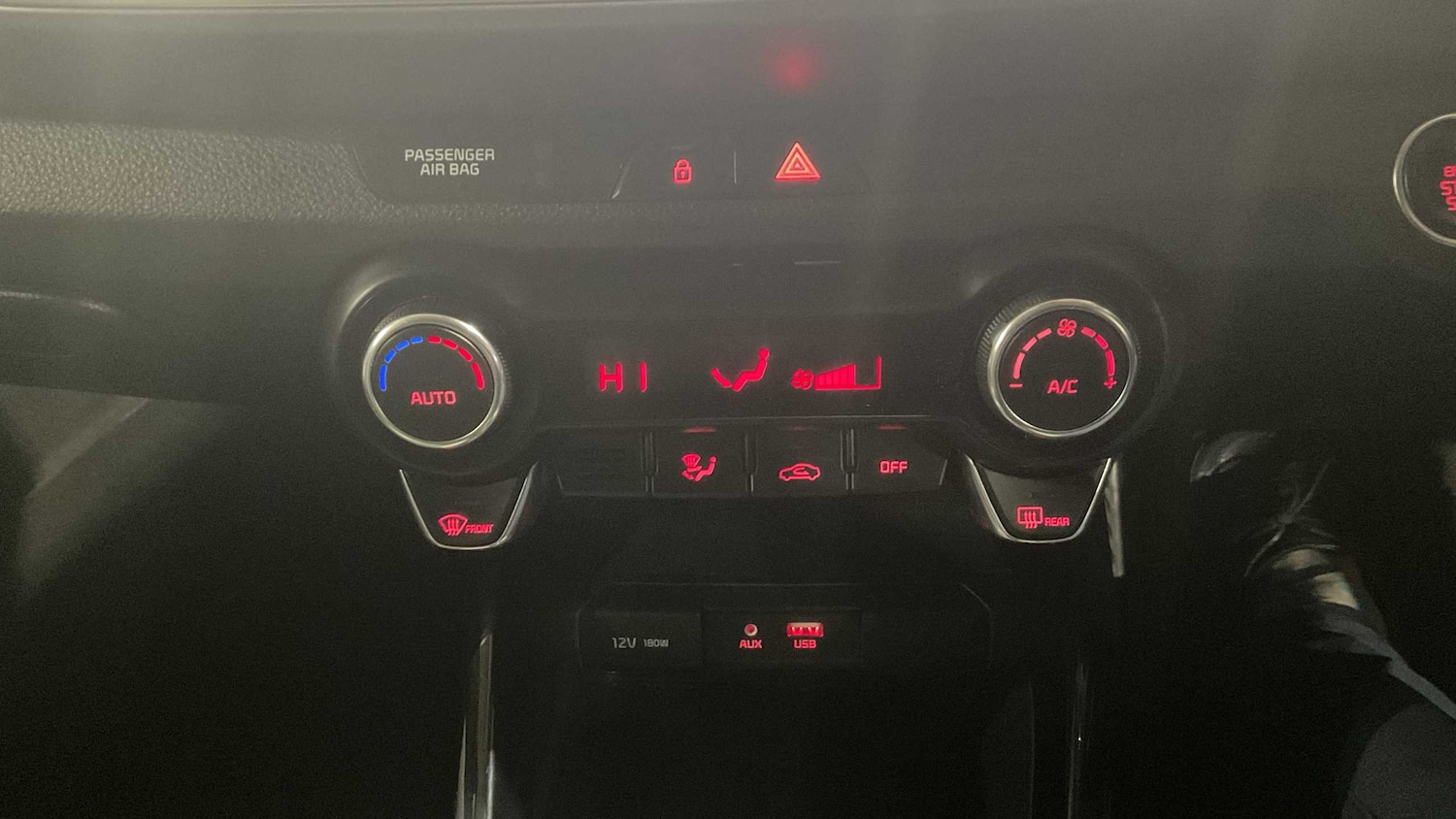 Used Kia Stonic 2017 for sale - 77018867: Photo 20